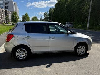 2012 Skoda Fabia II Рестайлинг, серебристый, 475000 рублей, вид 5