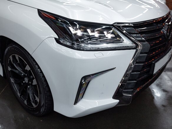 2019 Lexus LX 450d III Рестайлинг 2, белый, 9500000 рублей - вид 3