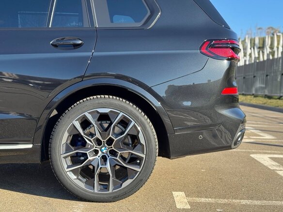2023 BMW X7 40d I (G07) Рестайлинг, чёрный, 8400000 рублей - вид 18