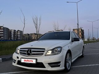 2011 Mercedes-Benz C-Класс 180 BlueEFFICIENCY III (W204) Рестайлинг, белый, 1100000 рублей, вид 1