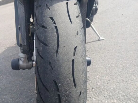 2020 Triumph Speed Triple, серый, 1230000 рублей - вид 9