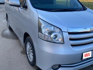 2009 Toyota Noah II (R70), серый, 1400000 рублей, вид 2