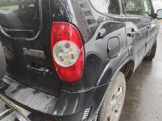 2010 Chevrolet Niva I Рестайлинг, чёрный, 600000 рублей, вид 2