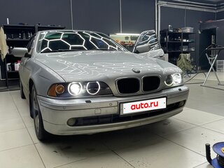 2001 BMW 5 серии 520i IV (E39) Рестайлинг, белый, 599000 рублей, вид 3