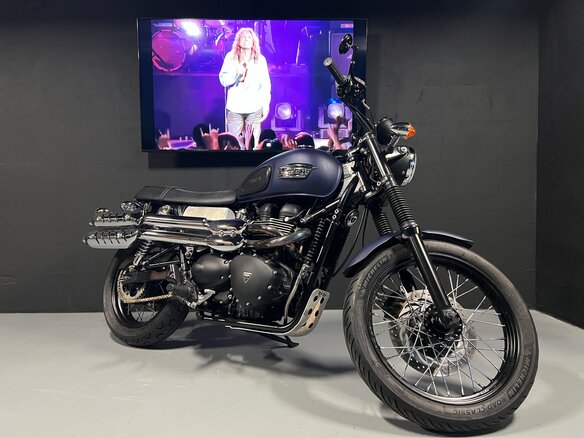 2014 Triumph Scrambler, фиолетовый, 650000 рублей