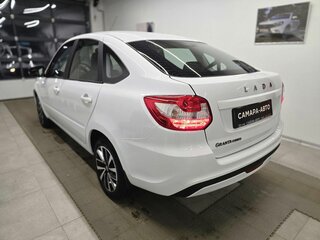 2026 Lada (ВАЗ) Granta I Рестайлинг, белый, 1218000 рублей, вид 2