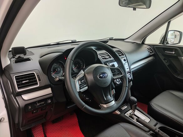 2015 Subaru Forester IV, белый - вид 13