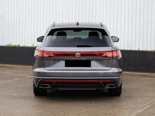 2025 Volkswagen Touareg III Рестайлинг, серый, 10630000 рублей, вид 4