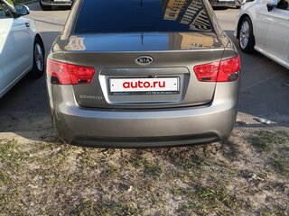 2010 Kia Cerato 4-speed II, серый, 900000 рублей, вид 4