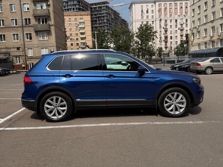 2019 Volkswagen Tiguan II, синий, 2720000 рублей, вид 5