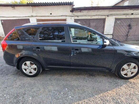 2012 Kia Ceed I Рестайлинг, чёрный, 600000 рублей - вид 2
