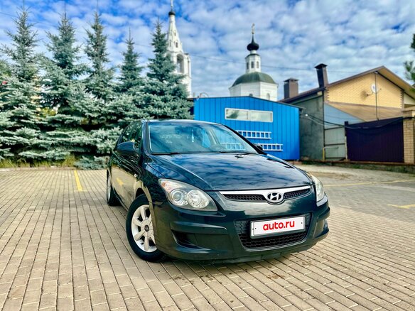 2010 Hyundai i30 I Рестайлинг, чёрный - вид 2