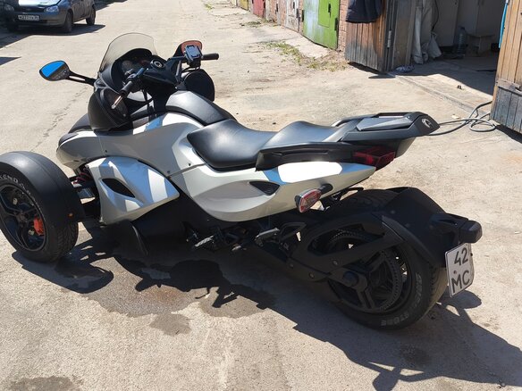 2008 BRP Can-Am Spyder, серебристый, 750000 рублей - вид 15