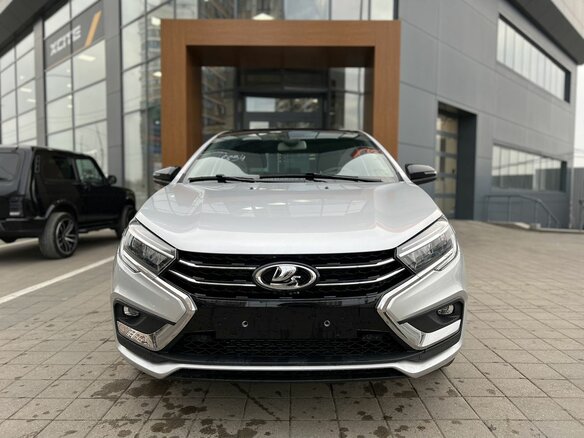 2026 Lada (ВАЗ) Vesta I Рестайлинг (NG), серебристый, 2035000 рублей - вид 2
