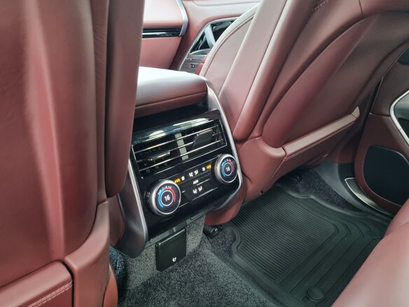 2024 Land Rover Range Rover P400 MHEV V, серебристый, 17200000 рублей - вид 26