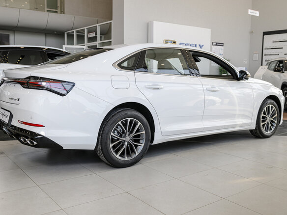 2026 Geely Preface I, белый, 3329990 рублей - вид 6
