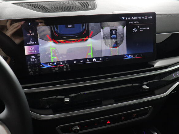 2025 BMW X6 40i III (G06) Рестайлинг, синий, 15380000 рублей - вид 9