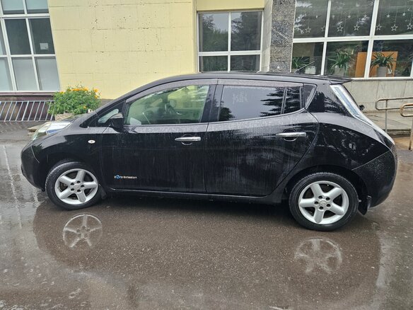 2016 Nissan Leaf 30kWh I (ZE0/AZE0), чёрный - вид 5
