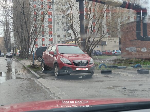 2013 Opel Mokka I, красный