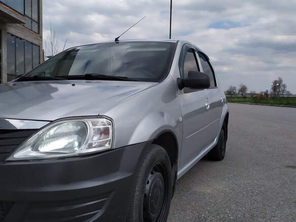 2013 Renault Logan I Рестайлинг, серебристый, 363000 рублей - вид 2