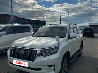 2019 Toyota Land Cruiser Prado 150 Series Рестайлинг 2, белый, 3995000 рублей, вид 1