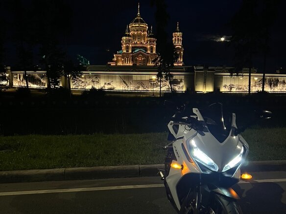2024 Honda CBR 650R, белый, 999999 рублей