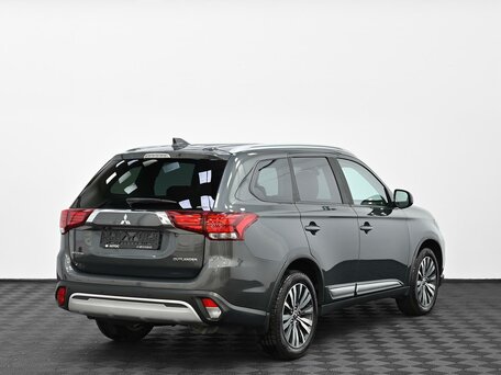 2019 Mitsubishi Outlander III Рестайлинг 3, серый, 2025000 рублей, вид 4