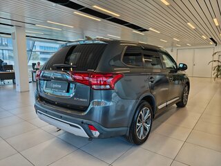 2019 Mitsubishi Outlander III Рестайлинг 3, серый, 1845000 рублей, вид 2