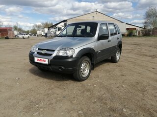 2016 Chevrolet Niva I Рестайлинг, серебристый, 520000 рублей, вид 1