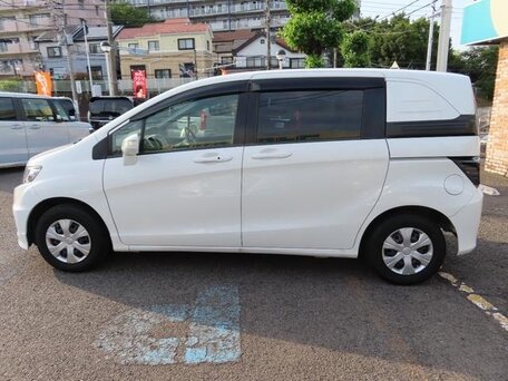 2015 Honda Freed Spike I Рестайлинг 2, белый, 800000 рублей, вид 5