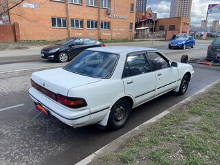 1990 Toyota Carina V (T170), белый, 160000 рублей, вид 4
