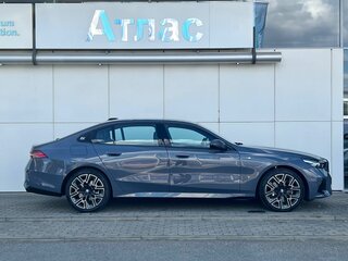 2025 BMW 5 серии Long 530Li VIII (G60/G61/G68), серый, 8790000 рублей, вид 4