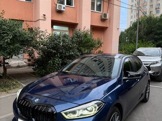 2021 BMW 1 серии 116i III (F40), синий, 2010000 рублей, вид 4