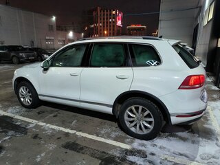 2016 Volkswagen Touareg II Рестайлинг, белый, 3550000 рублей, вид 3