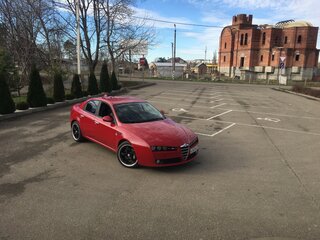 2008 Alfa Romeo 159, красный, 1350000 рублей, вид 3