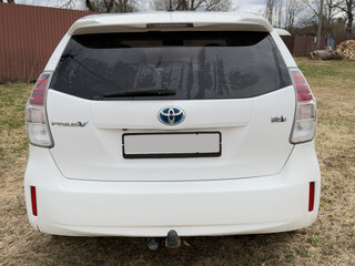 2015 Toyota Prius v (+) I Рестайлинг (ZVW40/41), белый, 2000000 рублей, вид 4