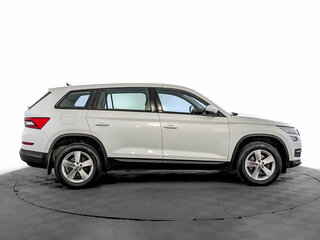 2021 Skoda Kodiaq I, белый, 2390000 рублей, вид 4