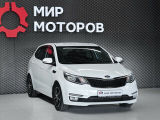 2016 Kia Rio III Рестайлинг, белый, 1180000 рублей, вид 3
