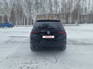 2018 Volkswagen Tiguan II, чёрный, 2250000 рублей, вид 4