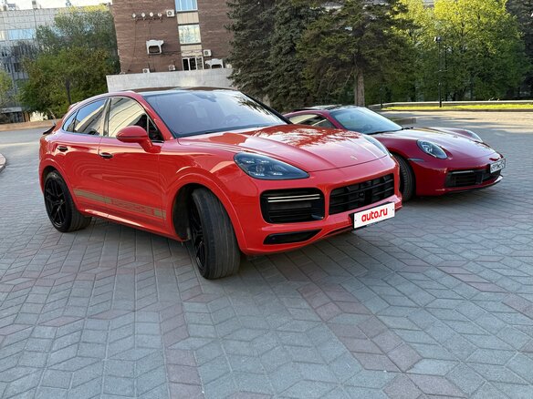 2020 Porsche Cayenne Turbo III, красный, 12800000 рублей - вид 1