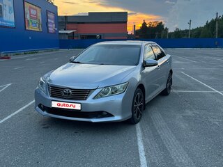 2014 Toyota Camry VII (XV50), серебристый, 1420000 рублей, вид 1