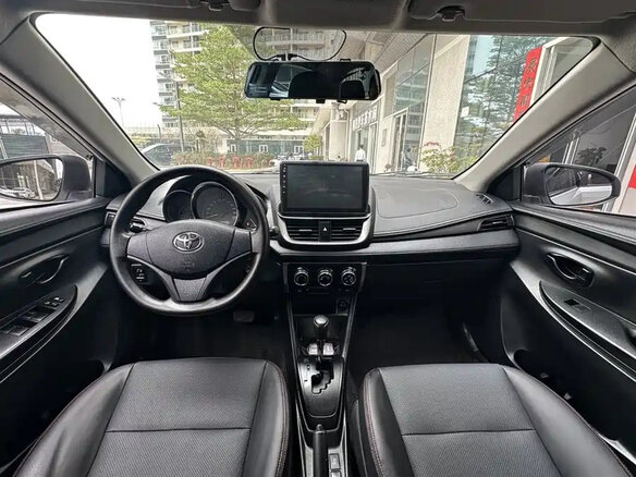 2021 Toyota Yaris L X XP150 Рестайлинг, серебристый, 1130017 рублей - вид 11