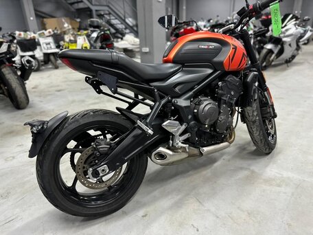 2022 Triumph Trident 660, оранжевый, 880000 рублей, вид 3