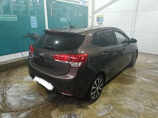 2017 Kia Rio III Рестайлинг, коричневый, 850000 рублей, вид 4