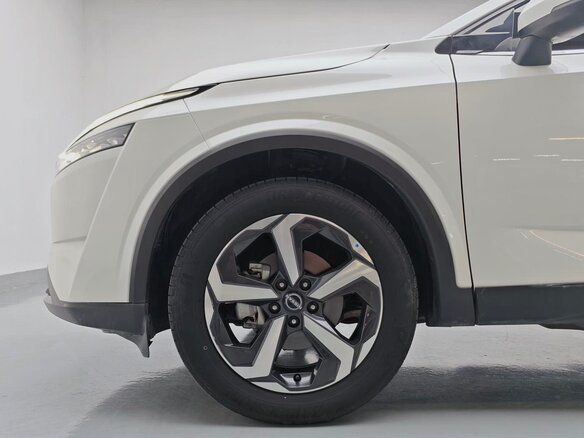2023 Nissan Qashqai III, белый, 1360000 рублей - вид 3