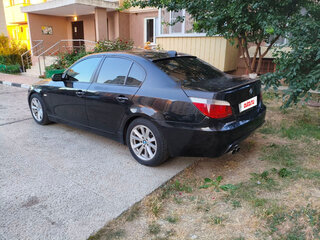 2005 BMW 5 серии 525i V (E60/E61), чёрный, 900000 рублей, вид 2