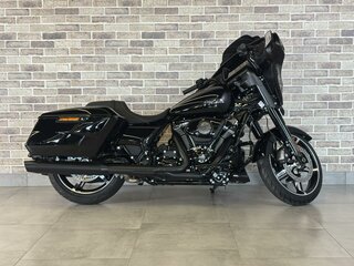2024 Harley-Davidson Street Glide, чёрный, 3185000 рублей, вид 1
