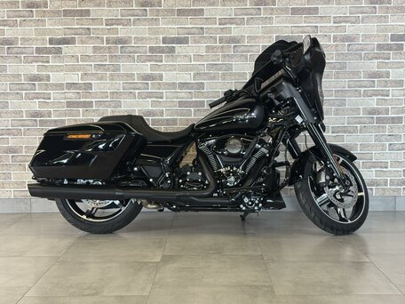 2024 Harley-Davidson Street Glide, чёрный, 3185000 рублей, вид 1
