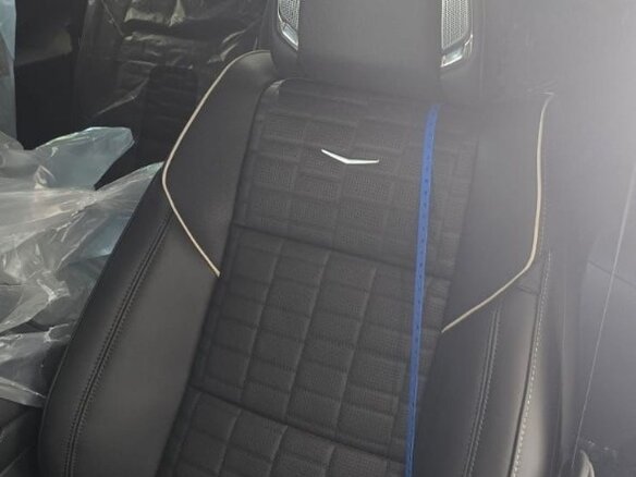 2026 Cadillac Escalade-V ESV I Рестайлинг, чёрный, 34060000 рублей - вид 2