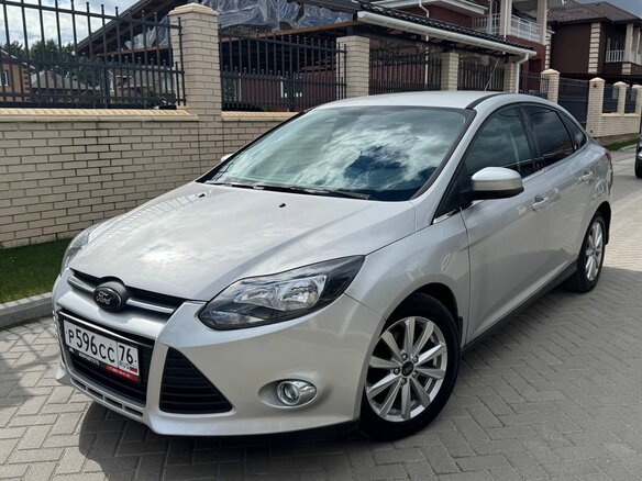 2011 Ford Focus III, серый - вид 1
